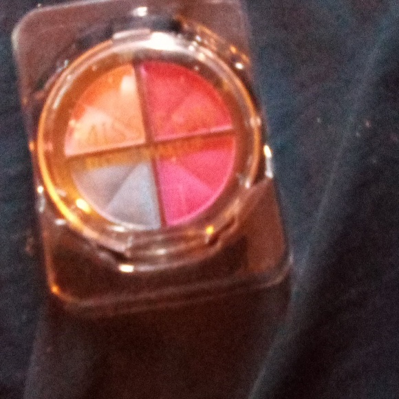 Miss Fon - Picture 3 of 3